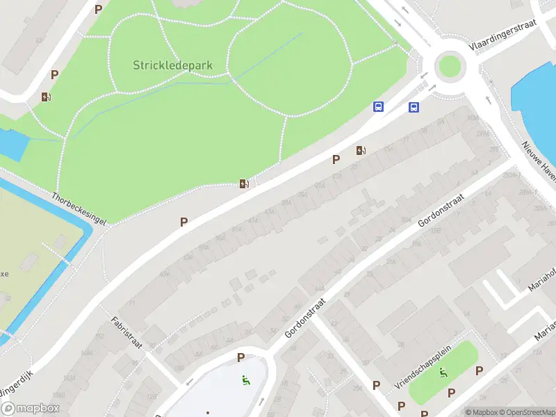 Ambulance met gepaste spoed naar de Vlaardingerdijk in Schiedam