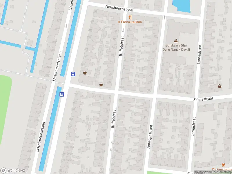 Ambulance met grote spoed naar de Zebrastraat in Rotterdam