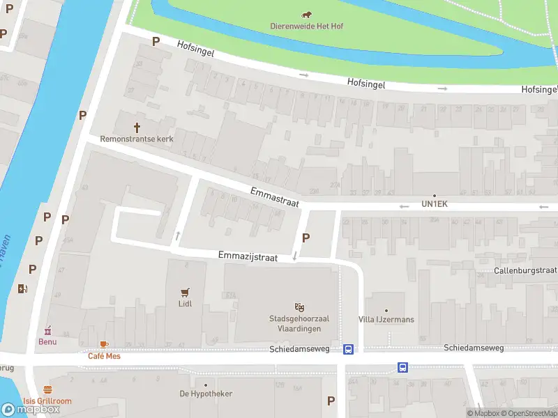 Ambulance met gepaste spoed naar de Emmastraat in Vlaardingen