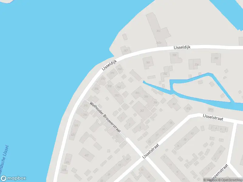Ambulance met gepaste spoed naar de IJsseldijk in Krimpen aan den IJssel