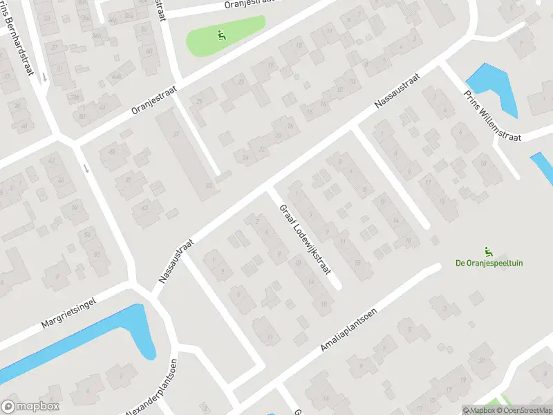 Ambulance met gepaste spoed naar de Graaf Lodewijkstraat in Barendrecht