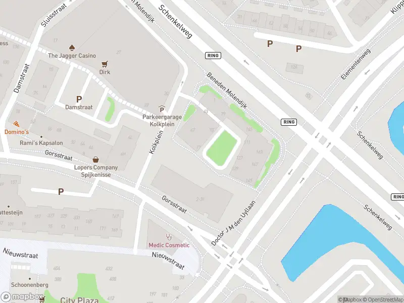 Ambulance met grote spoed naar de Kolkplein in Spijkenisse