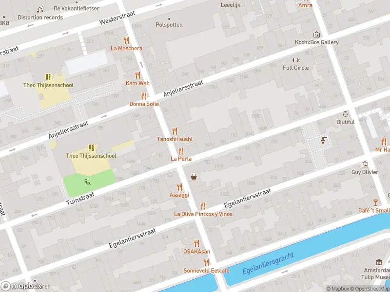 Brandweer met gepaste spoed naar de Anjeliersstraat in Amsterdam vanwege afhijsen patient