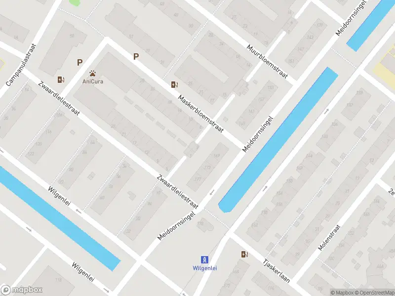 Ambulance met grote spoed naar de Maskerbloemstraat in Rotterdam