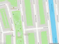 Ambulance met grote spoed naar de Columbusplein in Amsterdam