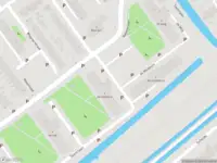 Ambulance met grote spoed naar de De Esdoorn in Nieuwerkerk aan den IJssel