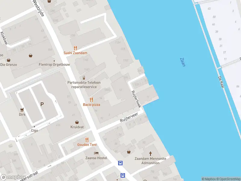 Ambulance met grote spoed naar de Ruijterhoek in Zaandam