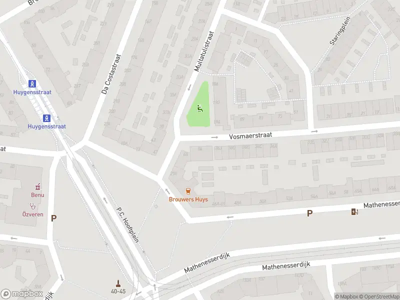 Ambulance met gepaste spoed naar de Vosmaerstraat in Rotterdam