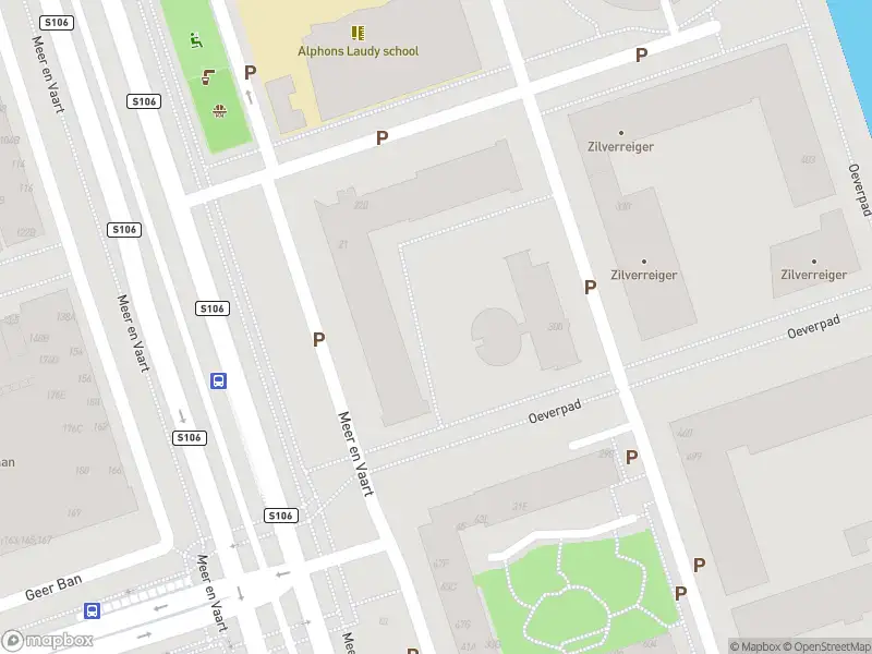Brandweer met gepaste spoed naar de Oeverpad in Amsterdam