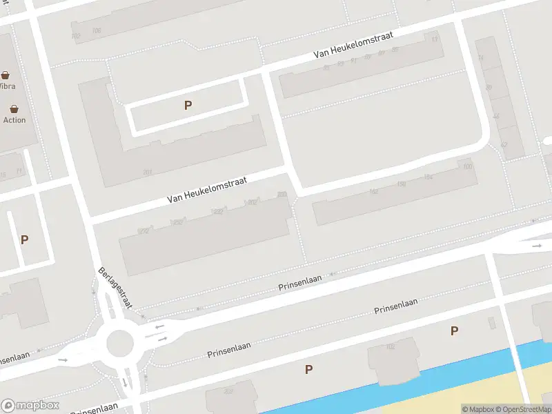 Ambulance met grote spoed naar de Van Heukelomstraat in Rotterdam