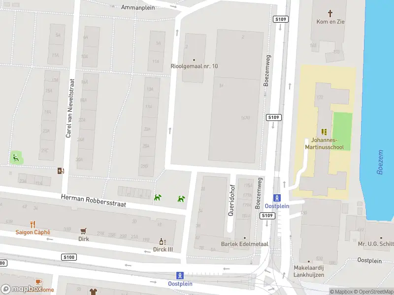 Ambulance met grote spoed naar de Willem Schürmannstraat in Rotterdam