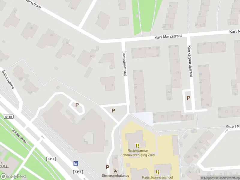 Ambulance met grote spoed naar de Cartesiusstraat in Rotterdam