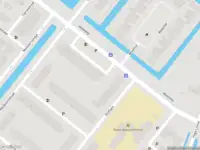 Ambulance met grote spoed naar de Abeelweg in Rotterdam