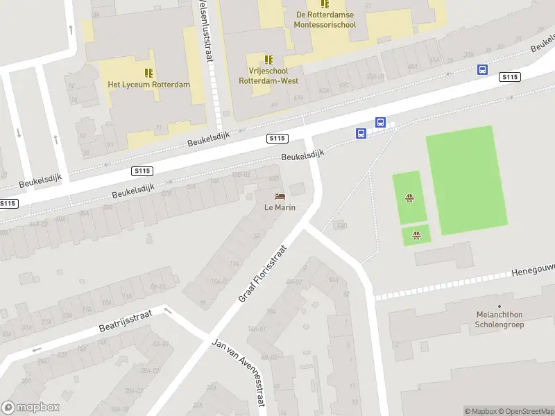 Ambulance met grote spoed naar de Henegouwerplein in Rotterdam