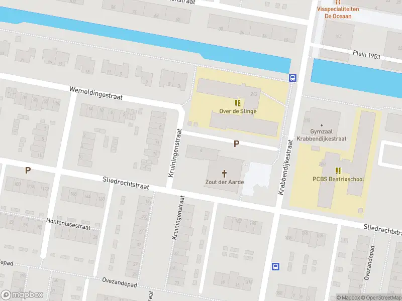 Ambulance met grote spoed naar de Kloosterzandestraat in Rotterdam