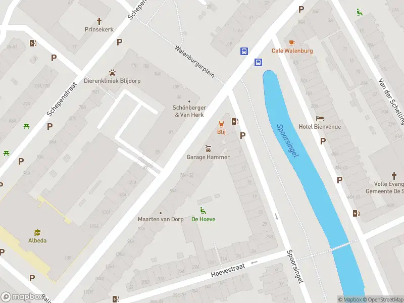 Ambulance met grote spoed naar de Walenburgerweg in Rotterdam