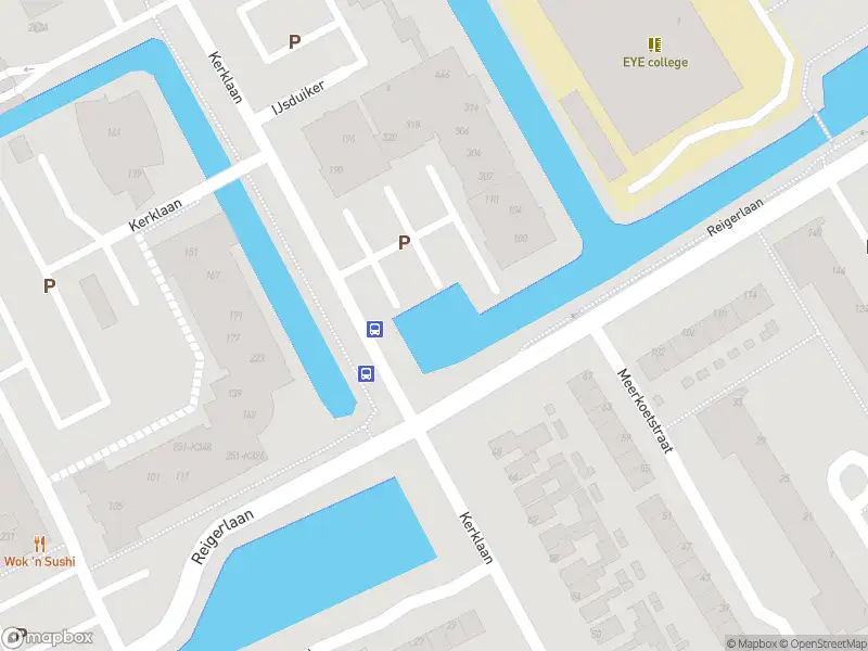 Ambulance met grote spoed naar de Kerklaan in Capelle aan den IJssel