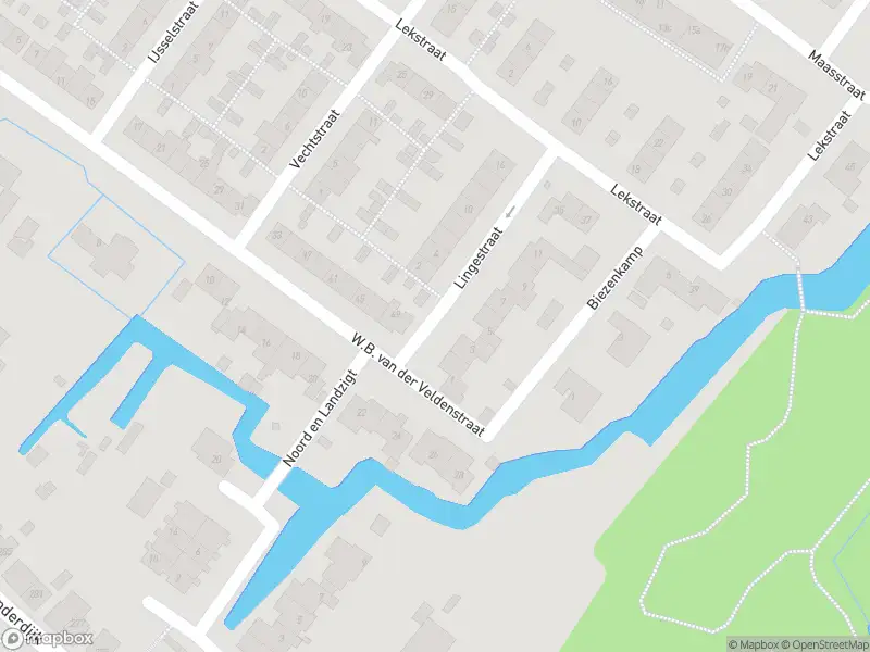 Ambulance met grote spoed naar de Lingestraat in Alblasserdam