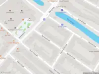 Ambulance met gepaste spoed naar de Agniesestraat in Rotterdam