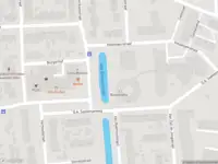 Ambulance met grote spoed naar de G.A.Soetemanweg in Pernis Rotterdam