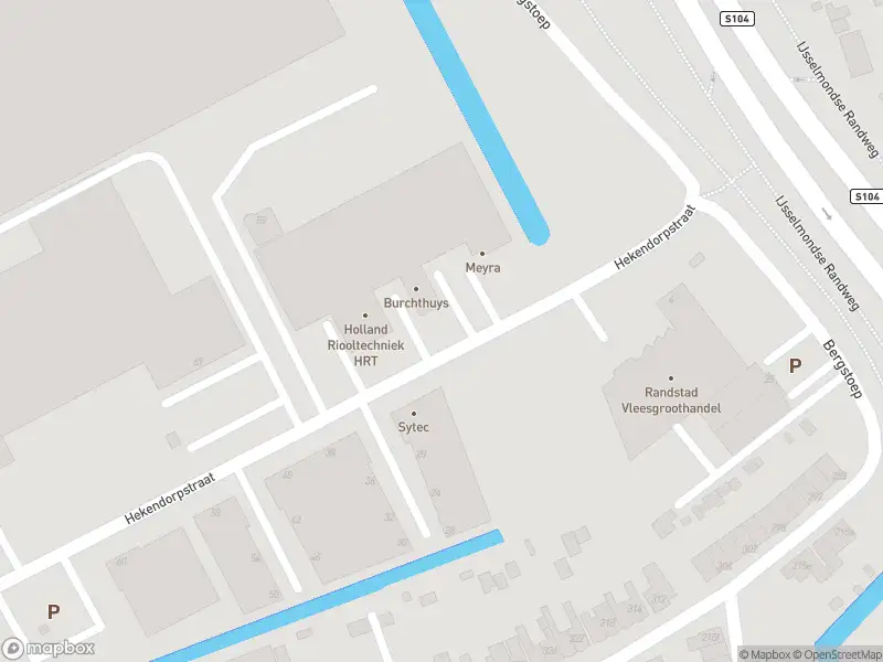 Ambulance met grote spoed naar de Hekendorpstraat in Rotterdam