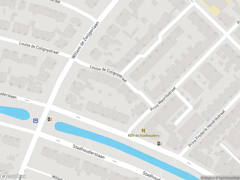 Ambulance met gepaste spoed naar de Louise de Colignystraat in Schiedam