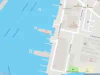 Ambulance met gepaste spoed naar de Klaprozenweg in Amsterdam
