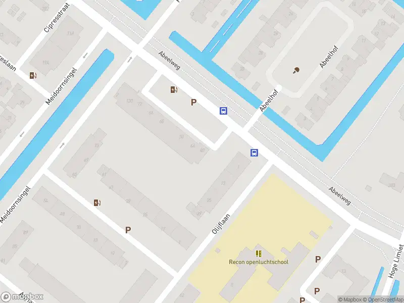 Ambulance naar de Abeelweg in Rotterdam