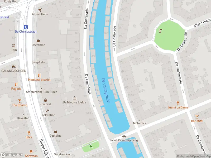 Ambulance met gepaste spoed naar de Bilderdijkpark in Amsterdam