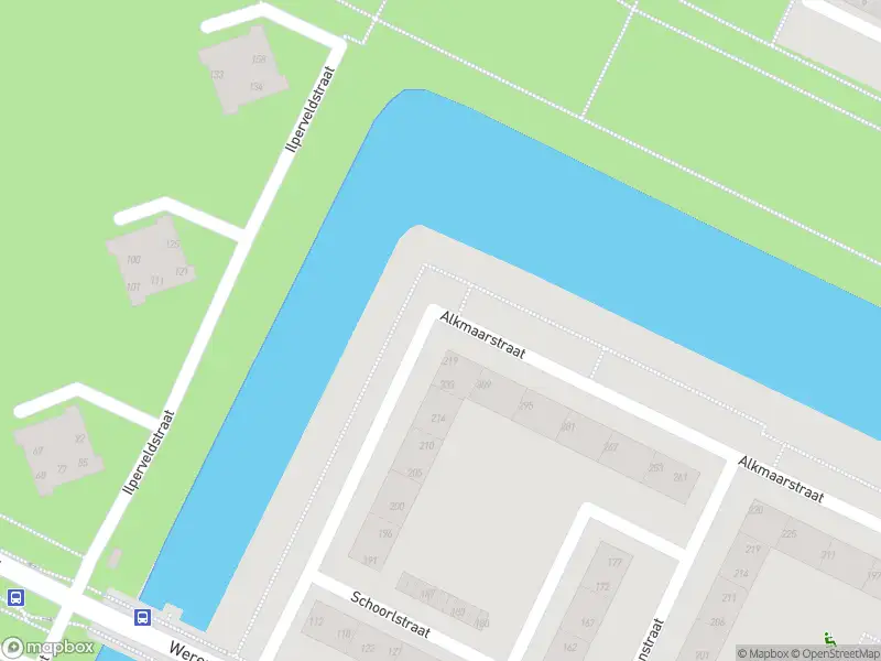 Ambulance met grote spoed naar de Ilperveldstraat in Amsterdam