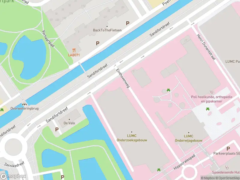 Ambulance met grote spoed naar de Hildebrandpad in Leiden