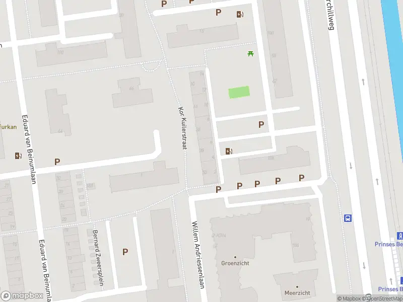 Ambulance met grote spoed naar de Kor Kuilerstraat in Schiedam