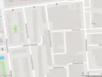 Ambulance met gepaste spoed naar de Gerrit van der Veenstraat in Leiden