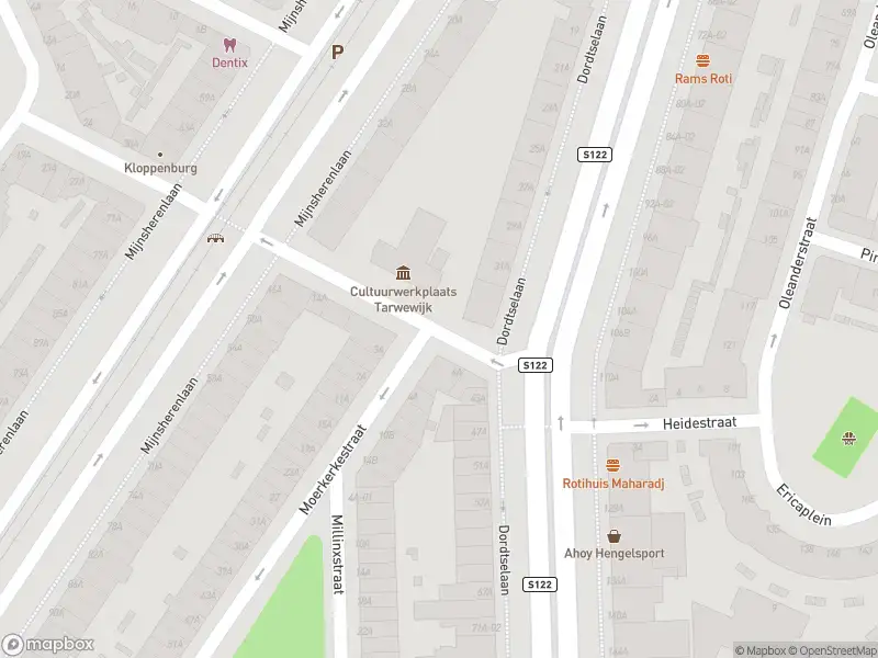Ambulance met grote spoed naar de Cillershoekstraat in Rotterdam