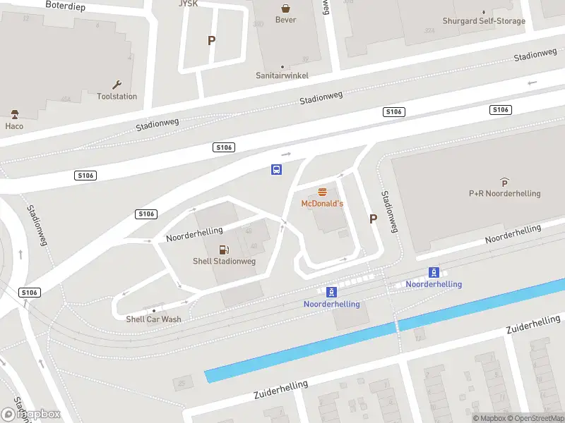 Ambulance met gepaste spoed naar de Stadionweg in Rotterdam