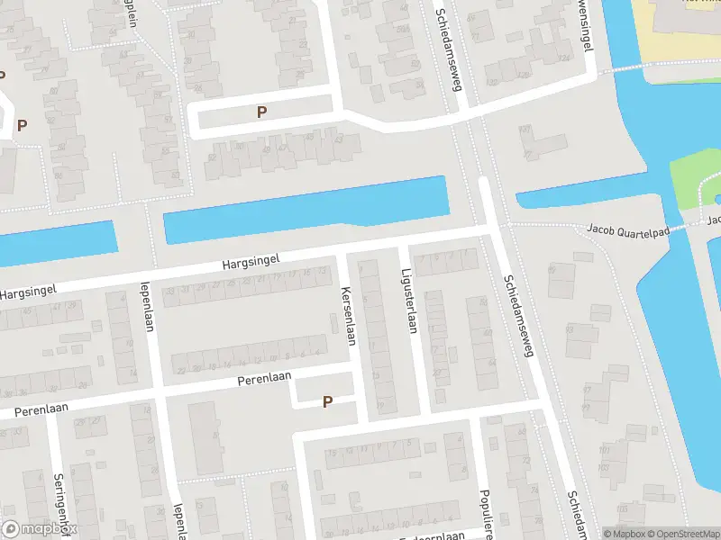 Ambulance met gepaste spoed naar de Kersenlaan in Schiedam