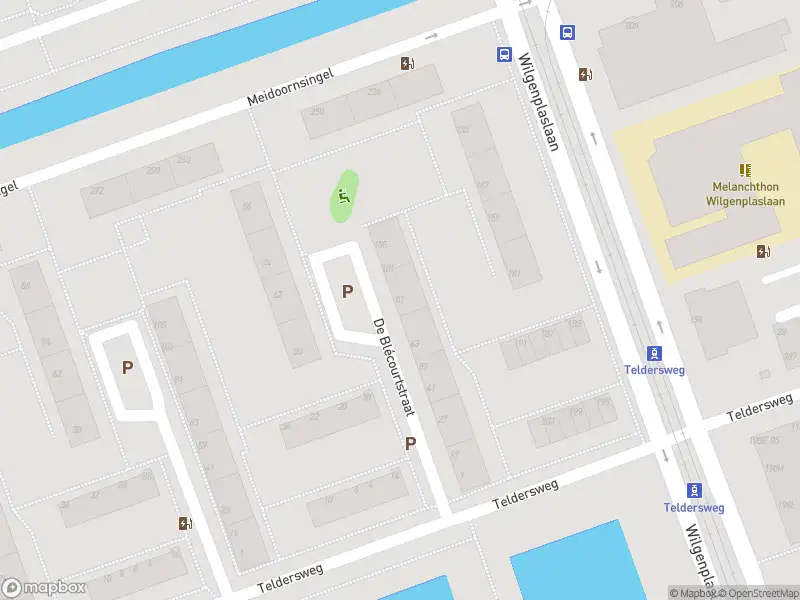 Ambulance met grote spoed naar de De Blécourtstraat in Rotterdam