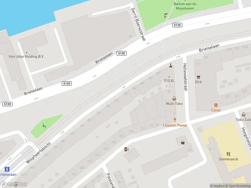 Ambulance met gepaste spoed naar de Brielselaan in Rotterdam
