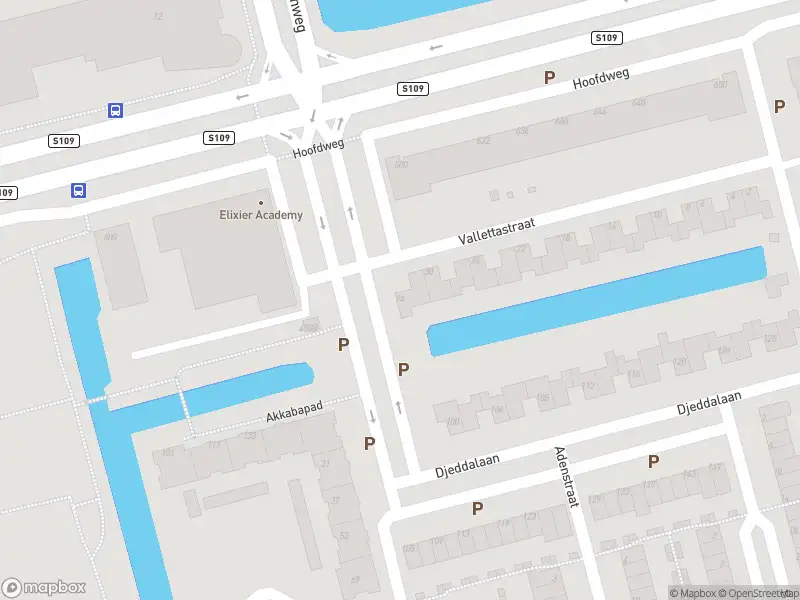 Ambulance met grote spoed naar de Suezpad in Rotterdam