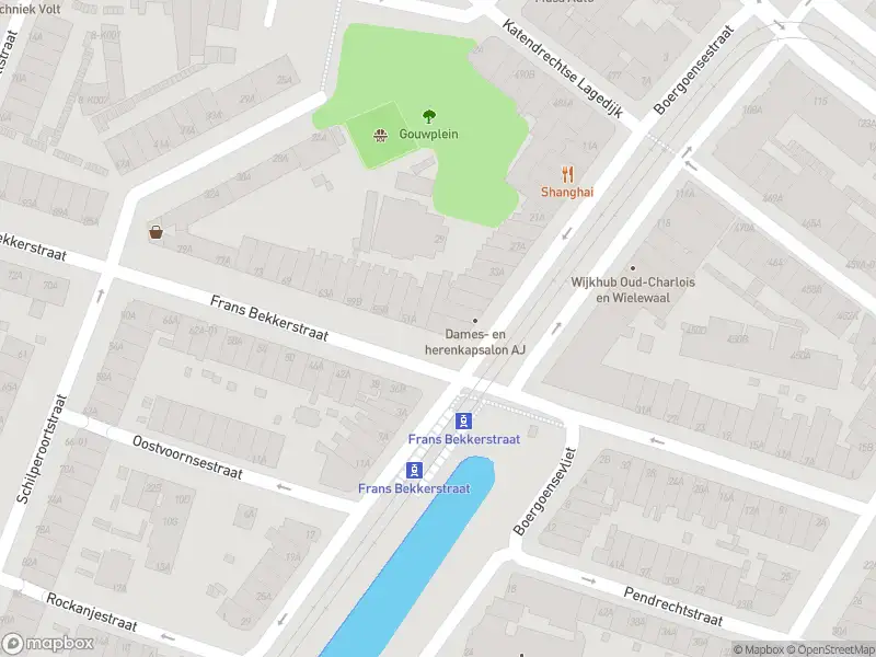 Ambulance met gepaste spoed naar de Frans Bekkerstraat in Rotterdam