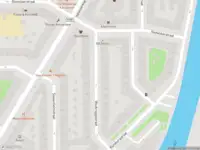 Brandweer met gepaste spoed naar de Rijnsburgstraat in Amsterdam vanwege afhijsen patient