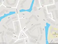 Ambulance met grote spoed naar de Tjalk in Barendrecht