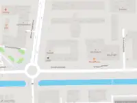 Ambulance met grote spoed naar de Schipluidenlaan in Amsterdam