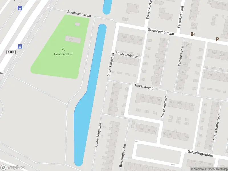 Ambulance met grote spoed naar de Oude-Tongepad in Rotterdam