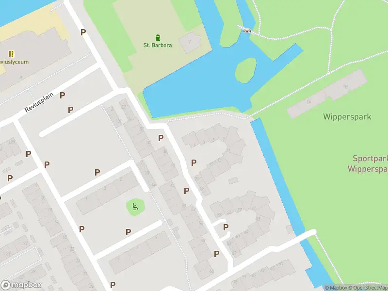 Ambulance met grote spoed naar de Wipperspark in Maassluis