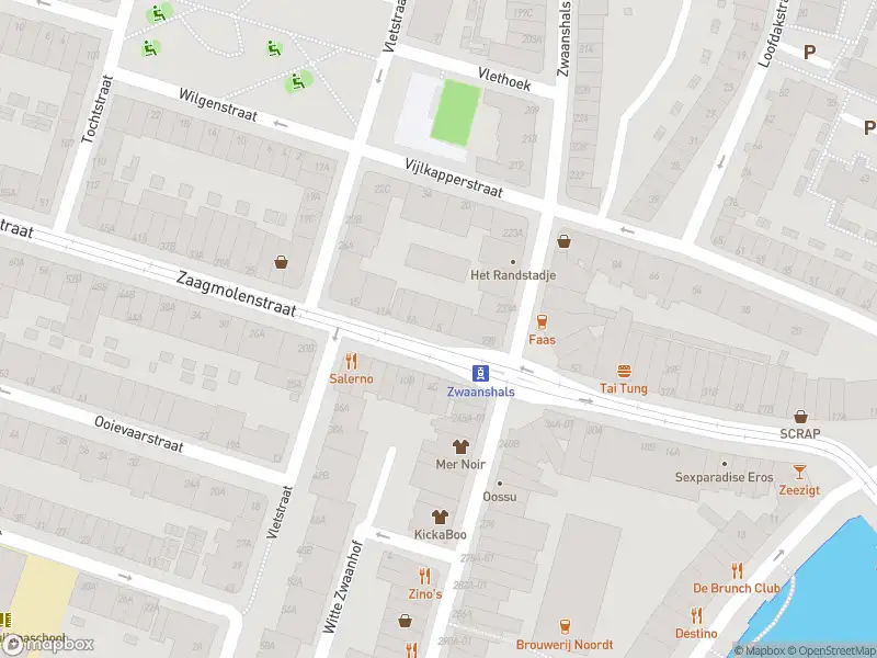 Ambulance met grote spoed naar de Zaagmolenstraat in Rotterdam