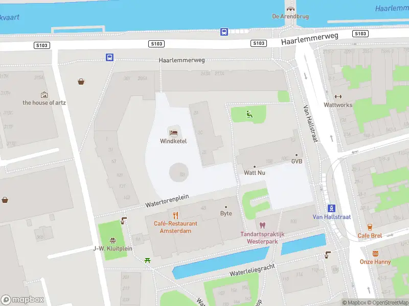 Ambulance met gepaste spoed naar de Watertorenplein in Amsterdam