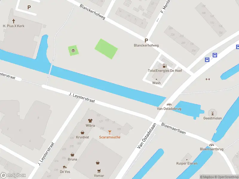 Ambulance met grote spoed naar de Hobbemalaan in Alkmaar