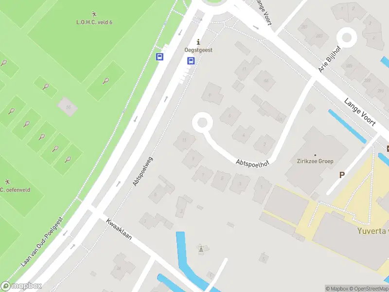 Ambulance met grote spoed naar de Abtspoelweg in Oegstgeest