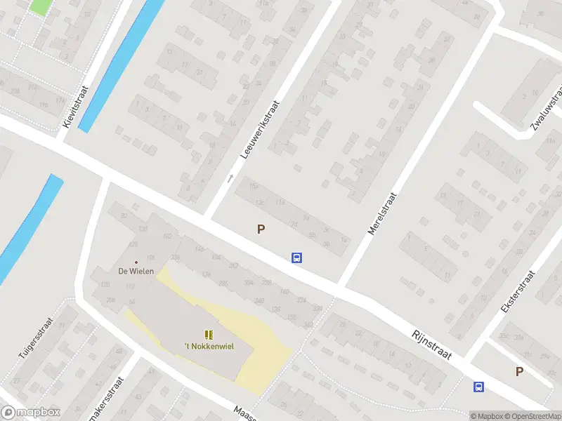 Ambulance met gepaste spoed naar de Rijnstraat in Alblasserdam